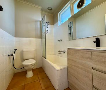 Bright 1 Bedroom Apartment in Great St Kilda Location - Photo 4