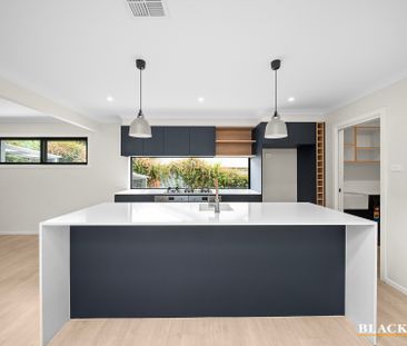 122 Kitchener Street, Garran ACT 2605 - House For Rent | Domain - Photo 5