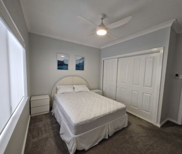 Fully Furnished Gem + 3 Bay Shed - Photo 4