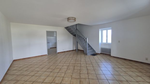 Location Appartement 4 pièces 94m² MOUGUERRE 64990 - Photo 1