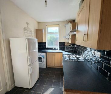 3 bedroom terraced house to rent - Photo 6