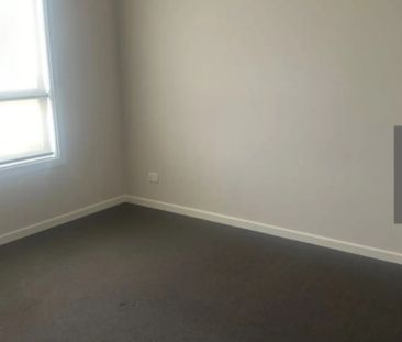 BEAUTIFUL FAMILY HOME IN HEART OF MERNDA - Photo 6