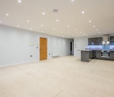 3 bedroom apartment to rent - Photo 2