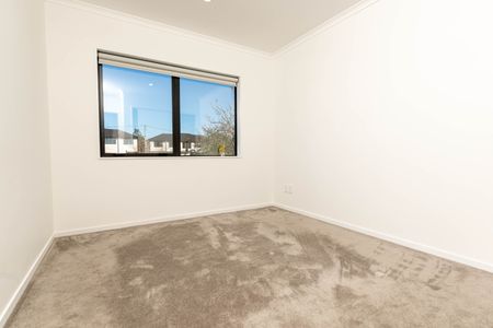 Spacious home - Photo 4