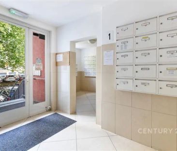 Pronájem bytu 1+kk, 37 m - Fotografie 3