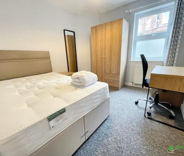 3 bedroom apartment to rent - Photo 4