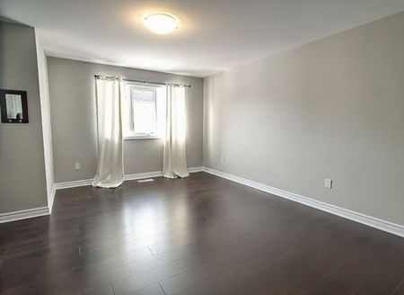 For Lease - 462 Brettonwood Ridge, Kanata, Ontario - Photo 4