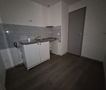 Location Appartement 2 pièces 43m² CONDRIEU 69420 - Photo 2