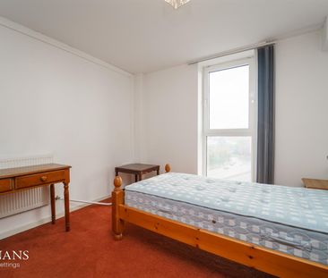 Spruce Court, Salford - Photo 4