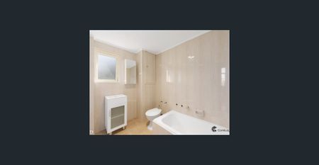 Sunny Apartment With Views, Balcony & Parking - Photo 4