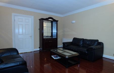 4 Bed Semi-Detached House, Mount Pleasant Road, NW10 - Photo 2