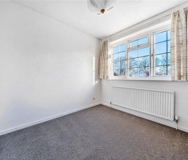 4 bedroom detached house to rent - Photo 3