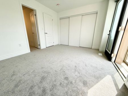For Lease - 11 Franklin Avenue, Toronto, Ontario - Photo 4