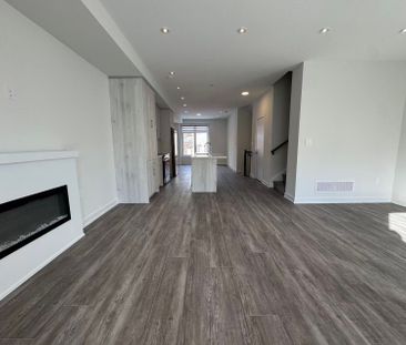 For Lease - 14 Agnes Lane, Richmond Hill, Ontario - Photo 3