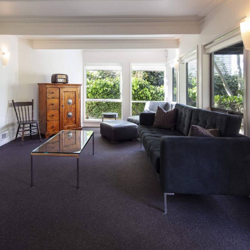 FULLY FURNISHED - UNAVAILABLE UNTIL OCTOBER 2018 - Photo 1