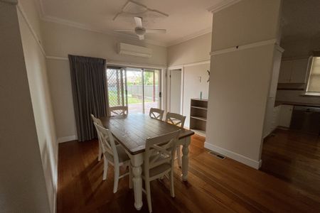 CLASSIC NORTH CENTRAL PERIOD HOME! - Photo 2