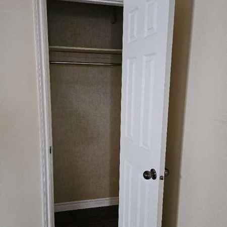 3 1/2 semi sous sol à louer - Photo 3