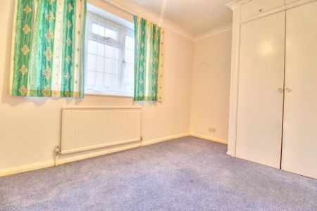 4 bedroom detached house to rent - Photo 4