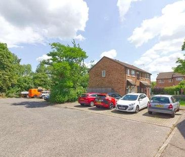 Two Mile Ash - Bedroom House With Garden, MK8 - Photo 4