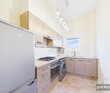 Drake Way, Reading, Berkshire, RG2 - Photo 1