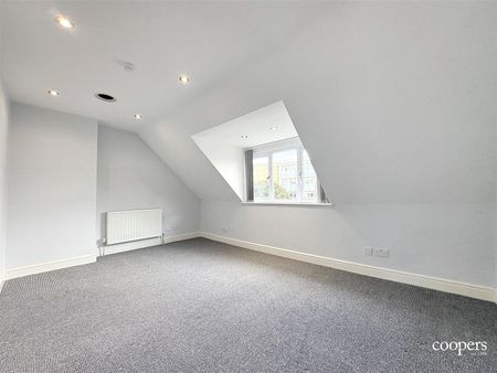 High Road, Ickenham, UB10 - Photo 4