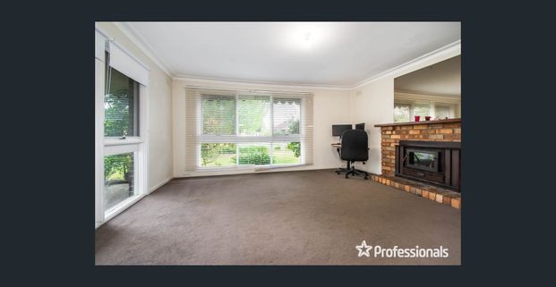 SENSATIONAL LOCATION! WALK TO SHOPS! - Photo 1