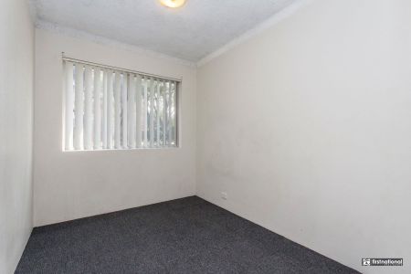 Convenient Ground Floor Living Close to Penrith CBD - Photo 4