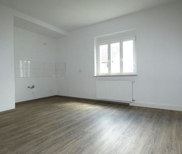 *** Heimaterde! 2 Zimmer-Wohnküche – modernes Duschbad – eigener Ga... - Photo 1