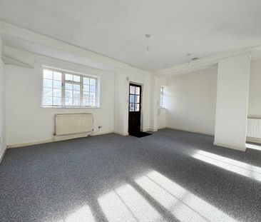 3 bedroom maisonette to rent - Photo 2