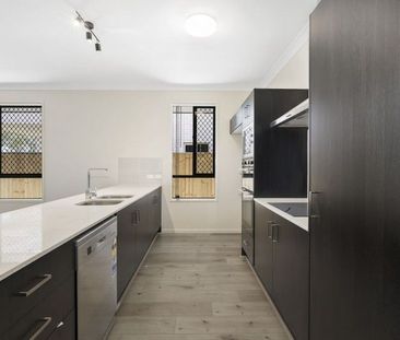 Brand New Home plus 3.5kw Solar Power - Photo 6