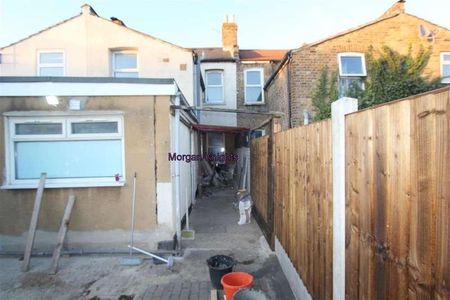 Sherrard Road, Forest Gate, E7 - Photo 2