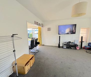 A home with newish renovations - Photo 1