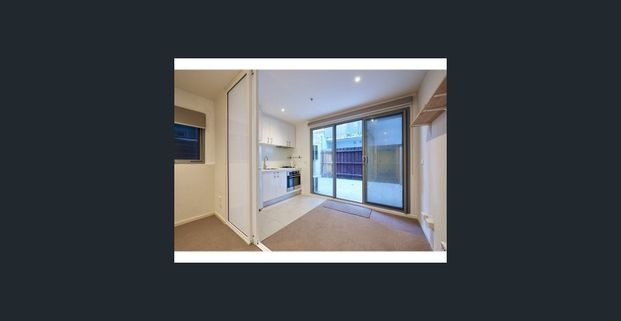 Ground Floor Modern Apartment – Temporary Rent Reduction Please note: Cladding works are currently underway at the building. Rent is temporarily re - Photo 1