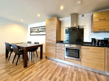 2 bedroom flat to rent - Photo 4