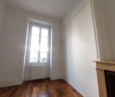 APPARTEMENT T2 A LOUER - LYON 7EME ARRONDISSEMENT - 45.7 m2 - 705 €... - Photo 2