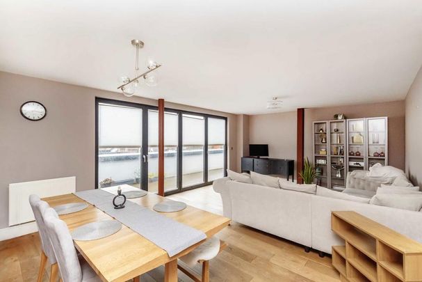 2 bedroom flat to rent - Photo 1