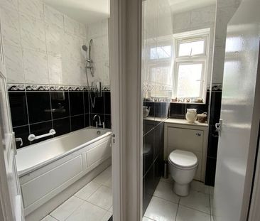 Room in a Shared Flat, Nine Elms Station, SW8 - Photo 6