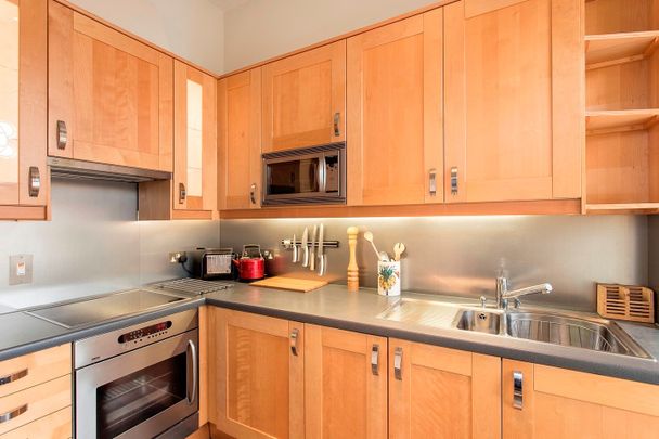 1 Bed Flat, New Church Court, SE19 - Photo 1