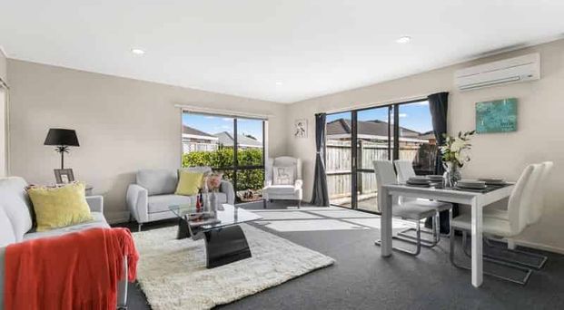 Light, Space & Effortless Living - Photo 1