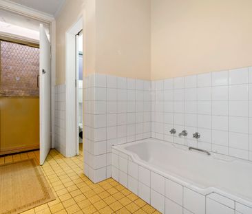 TWO BEDROOM UNIT BEHIND SHOPS - Photo 5