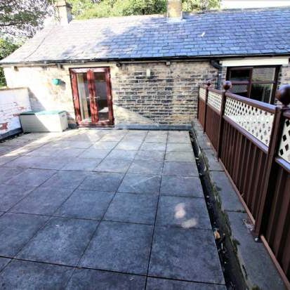 3 bedroom property to rent in Holmfirth - Photo 1