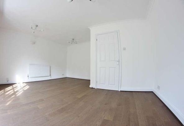 Balmoral Avenue, New Southgate, N11 - Photo 1