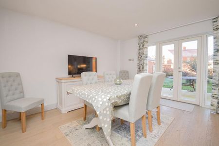 3 bedroom detached house to rent - Photo 4