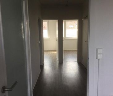 Schöne 4 Zimmerwohnung mit Balkon! - Foto 1
