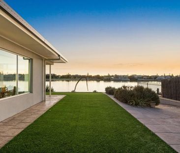 Prime lakefront location - Photo 4
