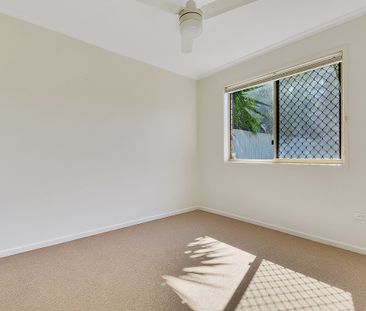 BEAUTIFUL THREE BEDROOM FAMILY HOME - Photo 2