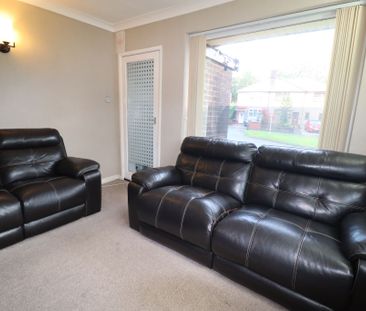 2 Bedroom Detached Bungalow To Rent - Photo 2