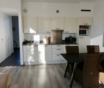 Knus en energiezuinig appartement met 1 slaapkamer en 2 terrassen. - Photo 2