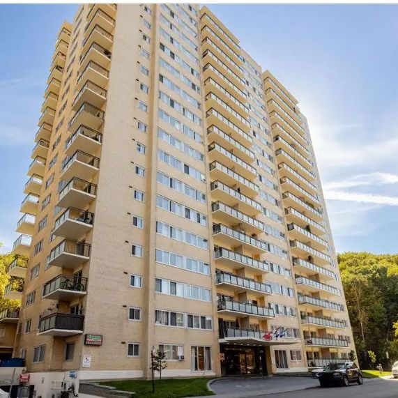 Cession De Bail – 3210 Forest Hill - Photo 1