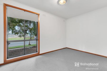 Tarneit And Tidy Unit - Photo 3